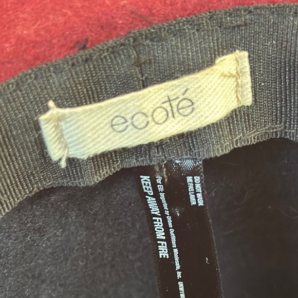 Ecote Black and Red Fedora Hat with Two-Tone Design - Picture 4 of 7